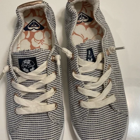 Roxy Striped Casual Sneakers
New W/o Tags - Picture 2 of 4